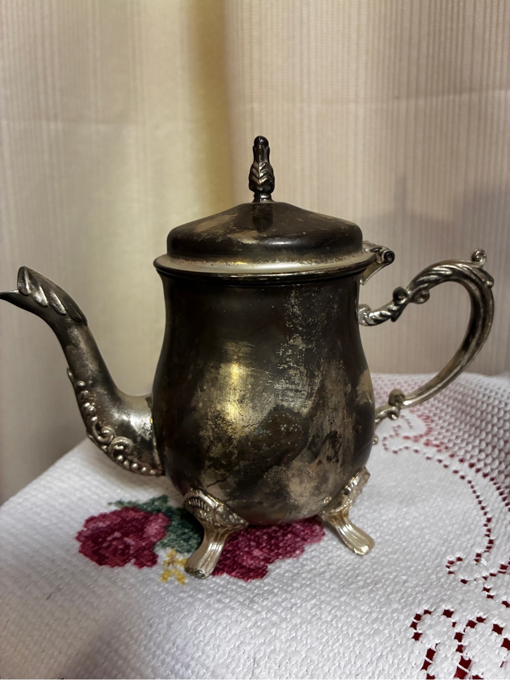 Vintage Ornate Silverplate Mini Teapot Footed Victorian style hinged lid - Picture 6 of 15